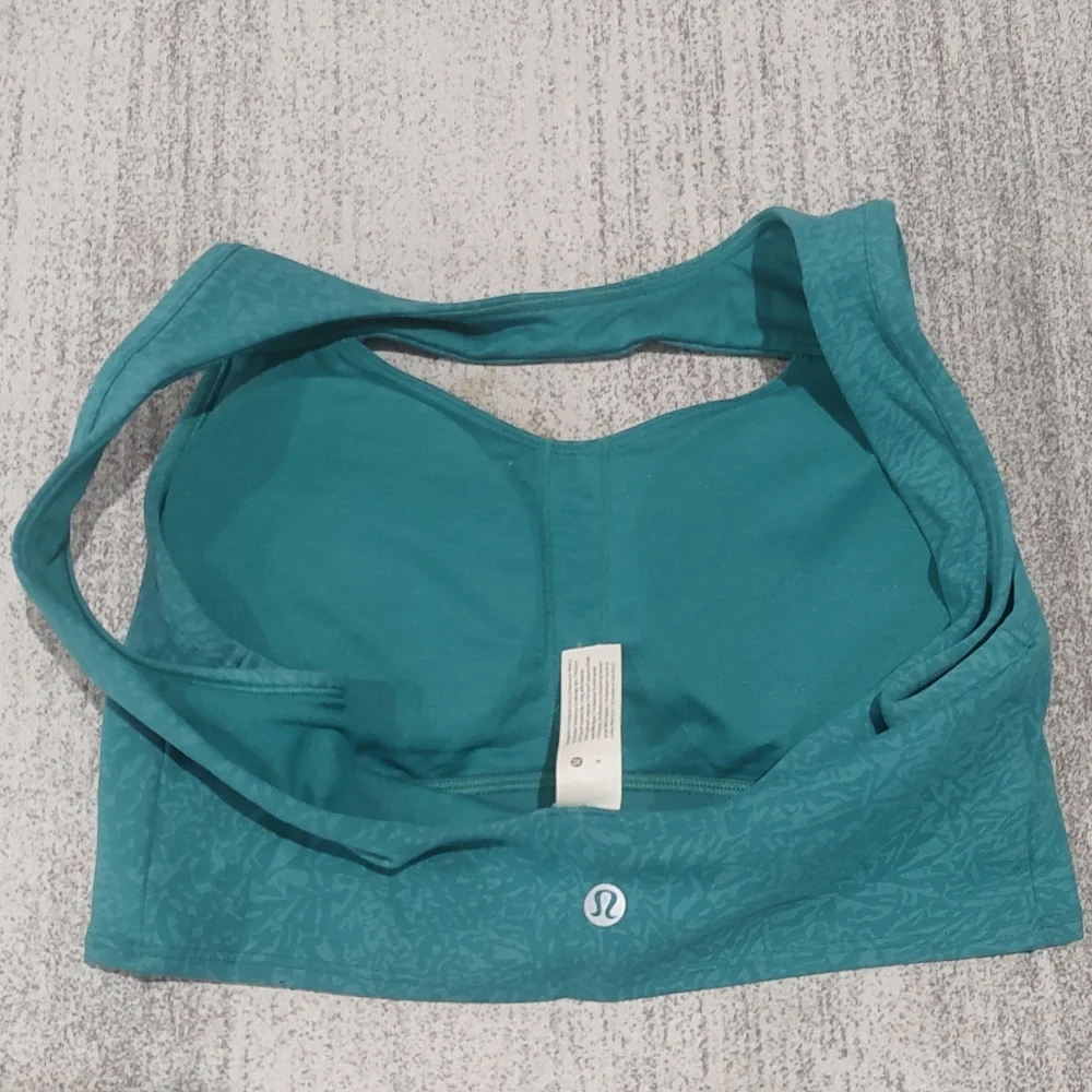 Lululemon Everlux Cut-Out Bra